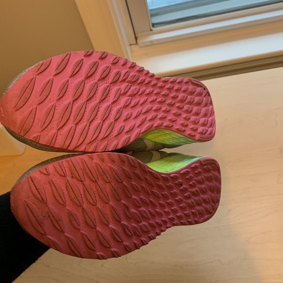 New Balance Girls Sneakers - Picture 7 of 7